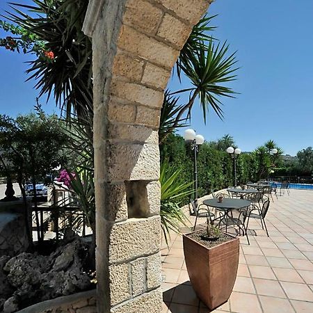 Hotel Apeneste Маттіната Екстер'єр фото