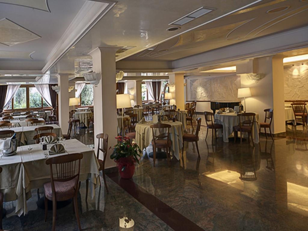 Hotel Apeneste Маттіната Екстер'єр фото