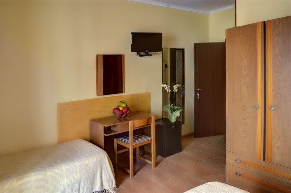Hotel Apeneste Маттіната Екстер'єр фото